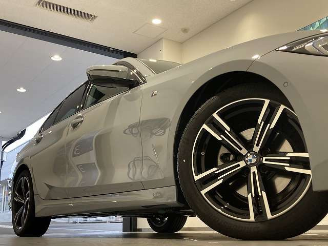 3シリーズセダン320i Mスポーツ