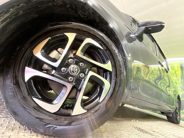 �y����15�C���`�A���~�z�C�[���z�O�ςɃ}�b�`���������A���~�z�C�[���𑕒����Ă���܂��B�e��ЊO�A���~�z�C�[����A�X�^�b�h���X�^�C�����戵�����Ă���܂��B���񂲑��k����������