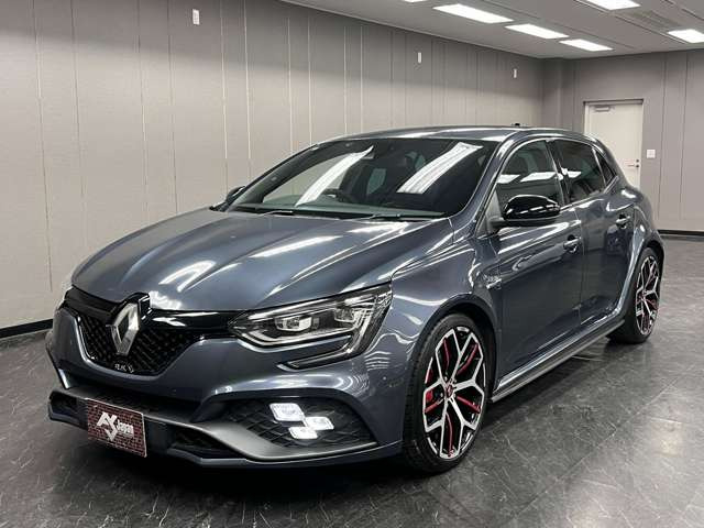 全てのお車が屋内にあるわけでは御座いませんので、来店前に事前連絡をお願い致します。