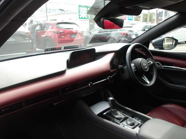 MAZDA3ファストバック1.8 XD バーガンディ セレクション