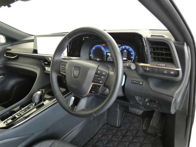 クラウンクロスオーバー2.5 G E-Four 4WD