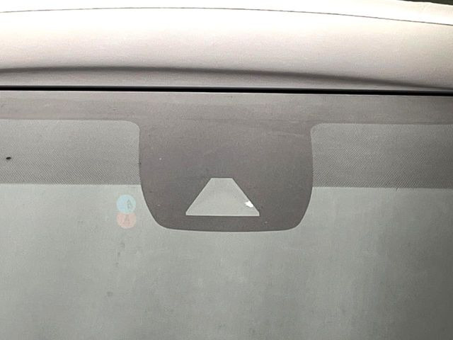 �y�g���^�Z�[�t�e�B�Z���X�z���s���ɑO���̎ԗ�����F�����A�Փ˂������Ȏ��͌x��ƃu���[�L�ŏՓˉ���Ɣ�Q�y�����A�V�X�g�B�����S�Ƀh���C�u�����y���݂��������܂��B