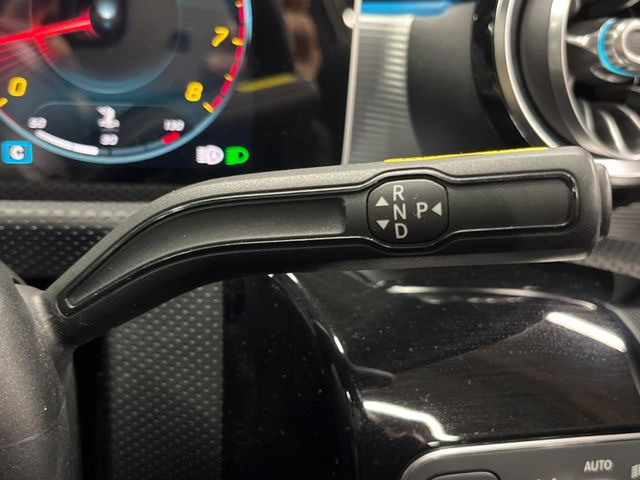 ●MTモード付きAT:通常は自動でおこなわれる変速(ギアチェンジ)をドライバーの操作によって意図的に変えられるシステムです。より一層普段のドライブをお楽しみいただけます!
