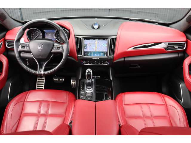 レヴァンテS 4WD