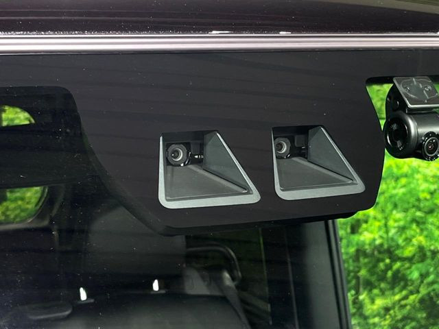 �y�X�}�[�g�A�V�X�g�z���s���ɑO���̎ԗ�����F�����A�Փ˂������Ȏ��͌x��ƃu���[�L�ŏՓˉ���Ɣ�Q�y�����A�V�X�g�B�����S�Ƀh���C�u�����y���݂��������܂��B