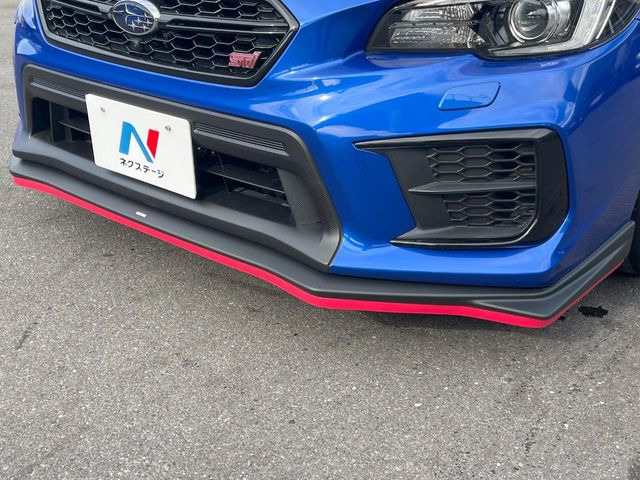 �ySTI�X�^�C���p�b�P�[�W�z�t�����g�E�T�C�h�E���A��STI�̃G�A���œ���B�O�ς̃X�|�[�e�B�[�����ۗ������Ă���邾���łȂ��A�������s���̋�̓o�����X���œK�����Ă���܂��B