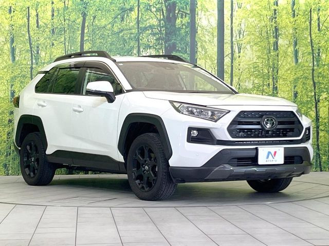 高透明度のガラス皮膜で撥水はもちろん、上質なツヤ・光沢を実現。紫外線や酸性雨から大切な愛車を保護し、色あせ・劣化を防止。「弾スプラッシュコート」、「弾プリミッサコート」からお選びいただけます。