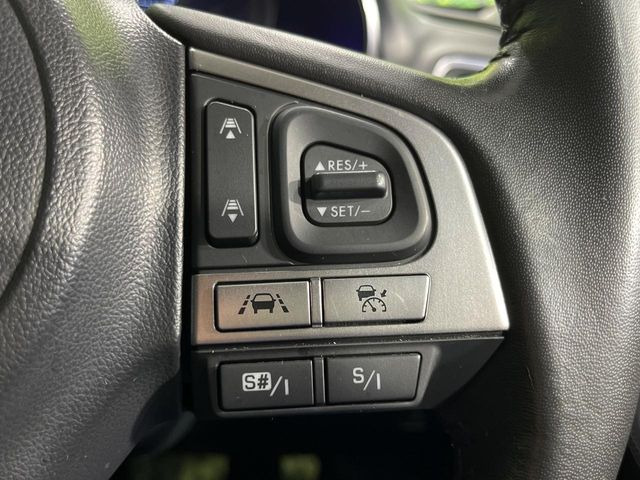 【全車速追従機能付クルーズコントロール】高速道路での長距離走行が楽に!!自動で速度を保つクルーズコントロールが、衝突軽減システムと連携し、前方の車両を感知して車間を保つように速度調節してくれます!!