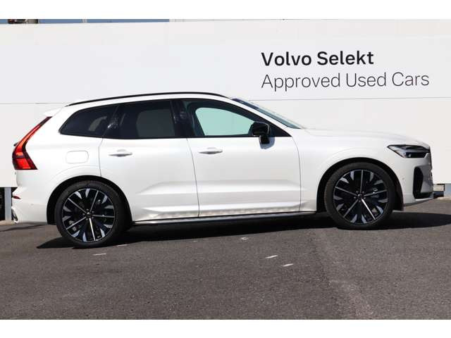 XC60ウルトラ T6 AWD プラグイン ハイブリッド 4WD