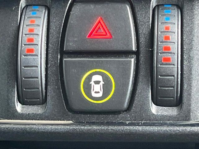 ●インテリジェントセーフティ:「衝突回避・被害軽減ブレーキ」「前車接近警告機能」を機能させるドライバー支援システム【ドライビング・アシスト】が装備されております!