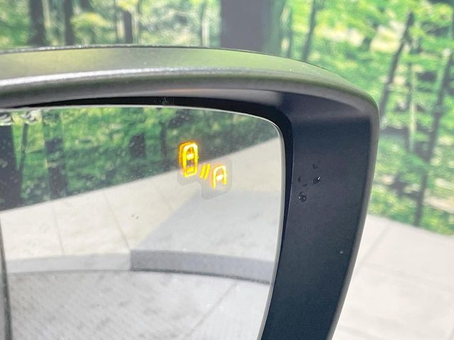 �y�u���C���h�X�|�b�g���j�^�����O�z���s���A�h�A�~���[�̎��p�ɂȂ�₷���ӏ��Ɍ㑱�Ԃ��ڋ߂���ƃT�C�h�~���[�t�߂Ɍx����\���A�h���C�o�[�ɒ��ӊ��N�����Ă���܂��B