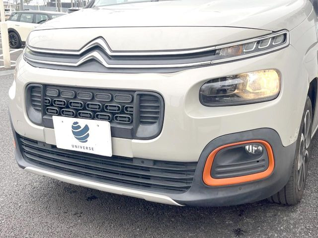 ���w�b�h���C�g:�w�b�h���C�g�͉��΂݂����Ȃ��A�Y��ȏ�Ԃ�ۂ��Ă���܂��B���΂ݖh�~�̃����Y�R�[�e�B���O�̎{�H���\�ł������܂��B