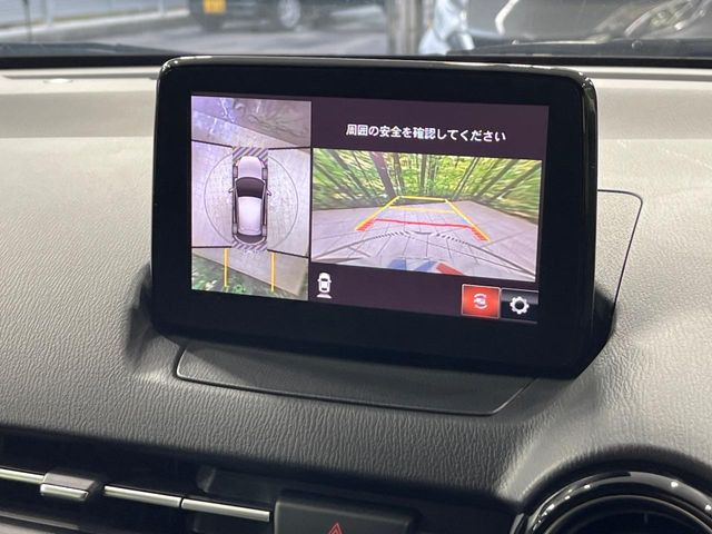 �y360&deg;�r���[���j�^�[�z��p�̃J�����ɂ��A�ォ�猩���낵���悤�Ȏ��_��360�x�N���}�̎��͂��m�F���邱�Ƃ��ł��܂������p�������m�F���₷���A�����ꏊ�ł̐؂�Ԃ��⒓�Ԃ��X���[�Y�ɍs���܂��B