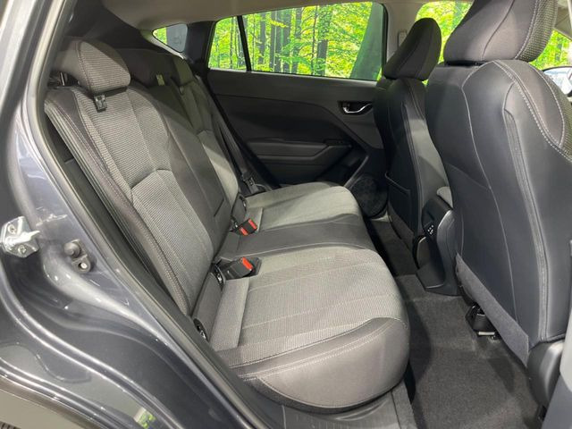 後部座席も気になるようなキズ・汚れやへたり等、大きなダメージはなく、良好な状態です。