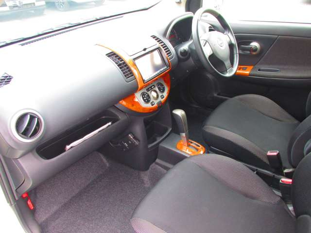 全車両総額販売!管轄陸運局(尾張小牧、春日井、一宮ナンバー)以外の登録の場合、別途登録料必要になります。