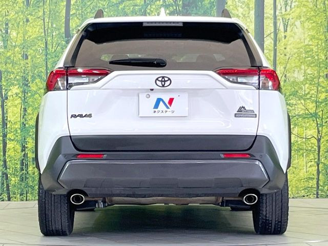 安心の最長10年・走行無制限保証(有償)をご用意。保証内容も充実はもちろん、無料点検&オイル交換や、年中無休の全国・24時間ロードサービスも付帯されておりますのでご安心下さい。