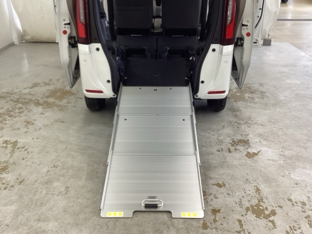 N-BOXスロープ 4WD