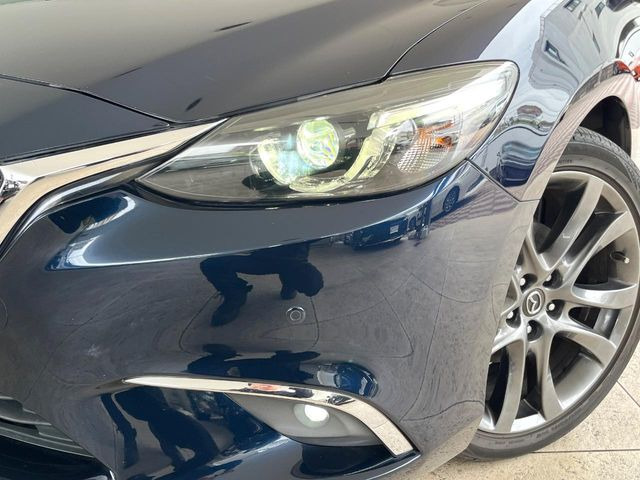 �yLED�w�b�h���C�g�z���V����ԑ��s�����ǍD�Ȏ��E���m�ۂ����S���ĉ^�]�ł��鍂�P�xLED�w�b�h���C�g�𑕔�!�_�����x�������A����d�͂��}�����Ă��܂��B