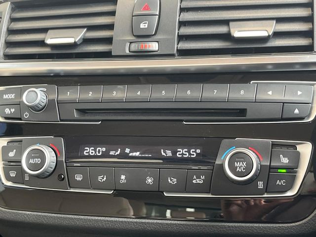 ���t�����g�V�[�g�q�[�e�B���O:�^�]�ȁE����ȋ��ɃV�[�g�q�[�^�[�𑕔����Ă���܂��B���f���A���I�[�g�G�A�R��:�^�]�ȁE����Ȃ��ꂼ��ŉ��x�ݒ肪�\�ł��B