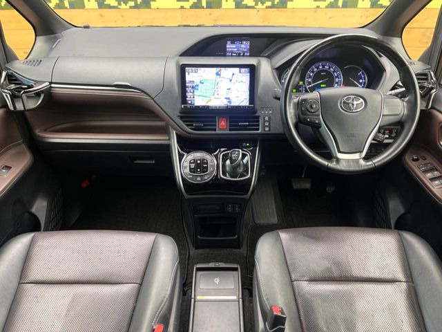 エスクァイアハイブリッド1.8 Gi