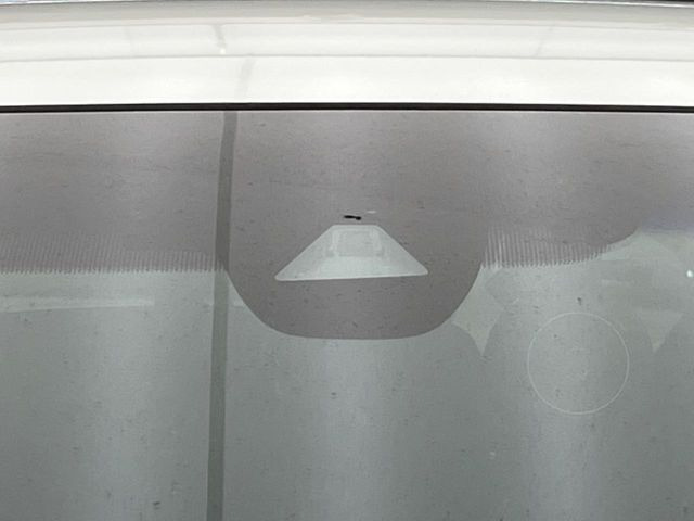 �y�z���_�Z���V���O�z���s���ɑO���̎ԗ�����F�����A�Փ˂������Ȏ��͌x��ƃu���[�L�ŏՓˉ���Ɣ�Q�y�����A�V�X�g�B�����S�Ƀh���C�u�����y���݂��������܂��B