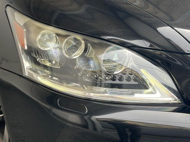 �yLED�w�b�h���C�g�z���V����ԑ��s�����ǍD�Ȏ��E���m�ۂ����S���ĉ^�]�ł��鍂�P�xLED�w�b�h���C�g�𑕔�!�_�����x�������A����d�͂��}�����Ă��܂��B