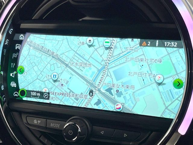 �������i�r:��̊��̂���i�r�́A����������ԓ������o���Ă���܂��BBluetooth�Đ��ȂǃI�[�f�B�I�@�\���[�����Ă���܂��̂ŁA�^�]�����y���߂܂���