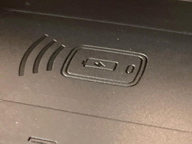 �����C�����X�`���[�W���O:�Ή��X�}�[�g�t�H����u�������Ń��C�����X�ł̏[�d���\�ł�!