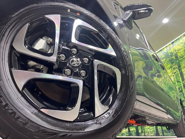 �y����15�C���`�A���~�z�C�[���z�O�ςɃ}�b�`���������A���~�z�C�[���𑕒����Ă���܂��B�e��ЊO�A���~�z�C�[����A�X�^�b�h���X�^�C�����戵�����Ă���܂��B���񂲑��k����������