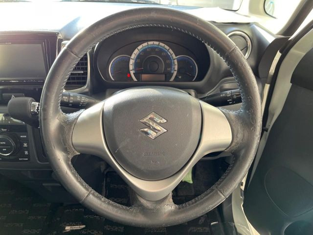 �y�����v�����X�e�A�����O�z�㎿�Ȋv���g�p���邱�ƂŁA��ɂ����������݂ƂĂ��^�]���₷���n���h���ł���