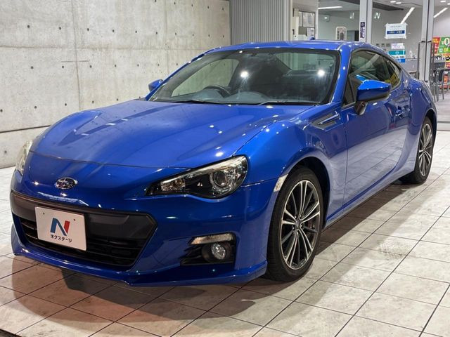 高透明度のガラス皮膜で撥水はもちろん、上質なツヤ・光沢を実現。紫外線や酸性雨から大切な愛車を保護し、色あせ・劣化を防止。「弾スプラッシュコート」、「弾プリミッサコート」からお選びいただけます。