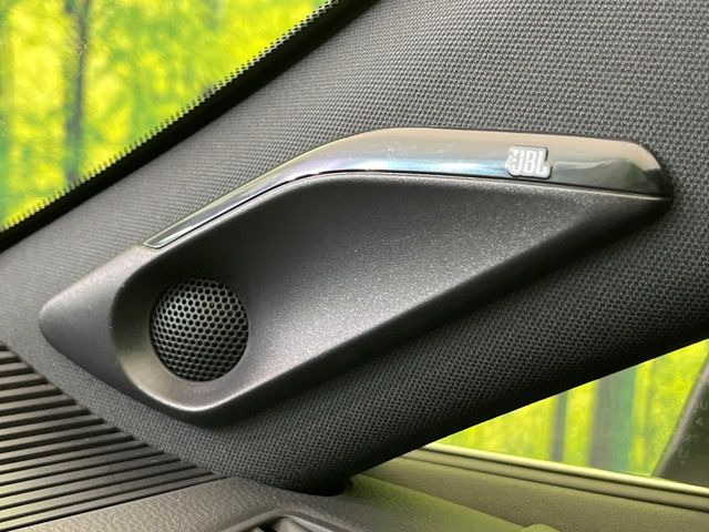 �yJBL�T�E���h�V�X�e���z���[�J�[�I�v�V�����̍��i�ʃT�E���h�V�X�e���𓋍ځB��p�̃`���[�j���O���{���ꂽ�召�l�X�ȃX�s�[�J�[����ǎ��ȃT�E���h���t�ł��A�Տꊴ���ӂ�鉹����Ԃ����o���܂��B