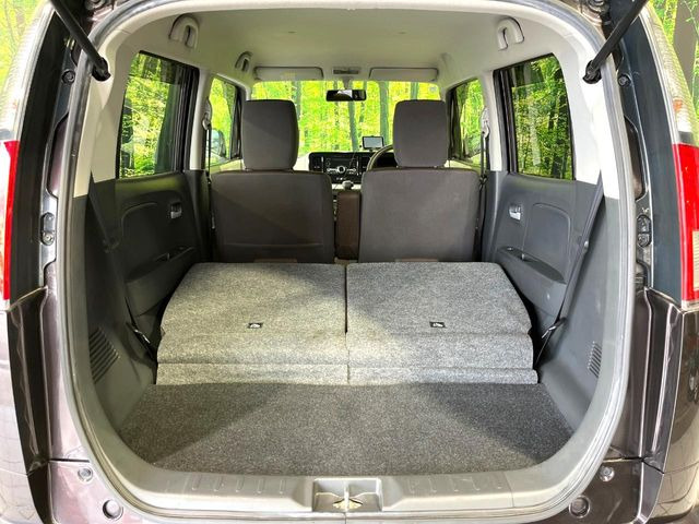 普段のお買い物や通勤、送迎等に十分な荷室スペースを確保しております。セカンドシートを倒すと、大きな荷物の積載も可能です♪