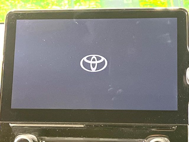 �y10.5�C���` �f�B�X�v���C�I�[�f�B�I�z���ʂ̃f�B�X�v���C��AppleCarPlay��AndroidAuto�����p�\�B�傫�ȉ�ʂŃX�}�z�i�r�A�v���������p���������܂���