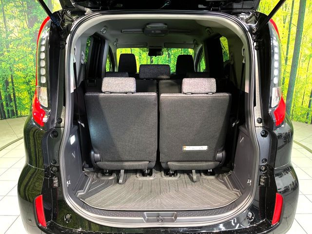 ���i�̂���������ʋ΁A���}���ɏ\���ȉ׎��X�y�[�X���m�ۂ��Ă���܂��B�Z�J���h�V�[�g��|���ƁA�傫�ȉו��̐ύڂ��\�ł���