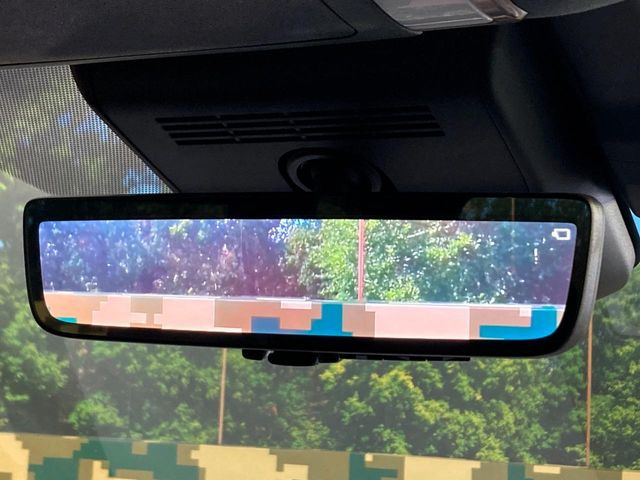 【デジタルインナーミラー】後席の大きな荷物や同乗者で後方が確認しづらい時でも安心!カメラが撮影した車両後方の映像をルームミラー内に表示。クリアな視界で状況の確認が可能です!