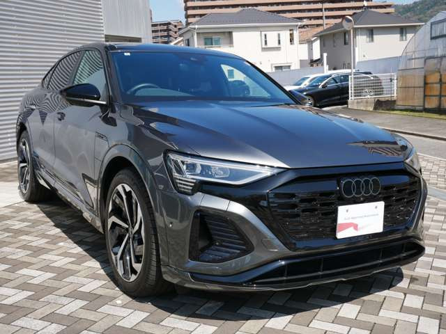 Q8スポーツバック e-tron55 クワトロ Sライン 4WD