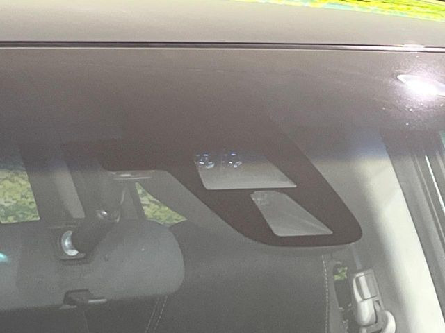 �y�z���_�Z���V���O�z���s���ɑO���̎ԗ�����F�����A�Փ˂������Ȏ��͌x��ƃu���[�L�ŏՓˉ���Ɣ�Q�y�����A�V�X�g�B�����S�Ƀh���C�u�����y���݂��������܂��B