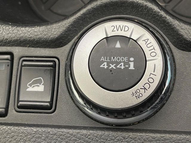 �y�I�[�����[�h4&times;4�z2WD/4WD���[�h����y�ɐ؂�ւ��\�B�R��d����2WD�A�X�^�b�N���ɖ𗧂�LOCK�AAUTO���[�h�ł�4WD�̔z���������Œ������A�H�ʏ󋵂��킸���肵��������T�|�[�g�B