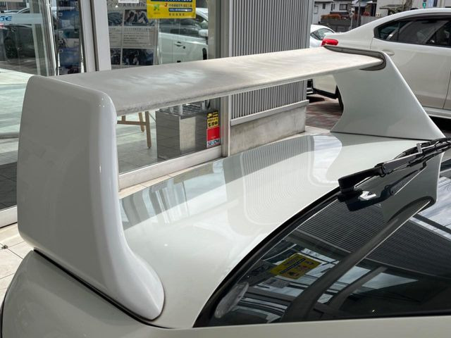 �y��^�����X�|�C���[�z�X�|�[�c�J�[�炵�����O�b�ƈ�������^�����X�|�C���[�𑕒��􍂑����s���̃X�^�r���e�B(���s���萫)����ɖ𗧂��܂��B