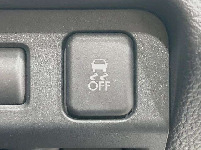 �y������h�~���u�z�ԗ��̉���������m����ƁA�����I�Ɏԗ��̐i�s������ۂ悤�Ɏԗ��𐧌䂵�܂��B�J�̓��ȂǊ���₷���H�ʏ󋵂ł����S�ȉ^�]���\�ł��B