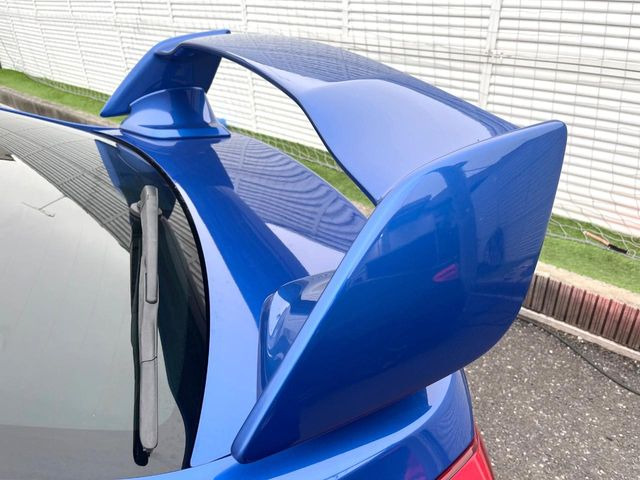 �y��^�����X�|�C���[�z�X�|�[�c�J�[�炵�����O�b�ƈ�������^�����X�|�C���[�𑕒��􍂑����s���̃X�^�r���e�B(���s���萫)����ɖ𗧂��܂��B