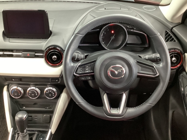 デミオ1.3 13S ノーブル クリムゾン