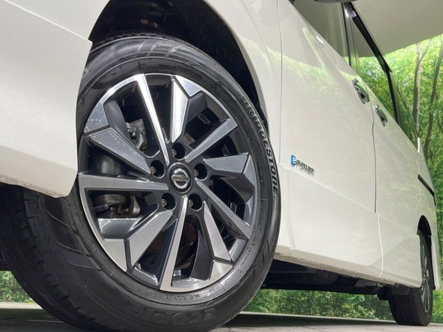 �y�����I�v�V����16�C���`�A���~�z�C�[���z�����I�v�V�����z�C�[���𑕒��B���s���\�̌���ɉ����A�O�ς����X�^�C���b�V���ɂȂ��Ă��܂��B