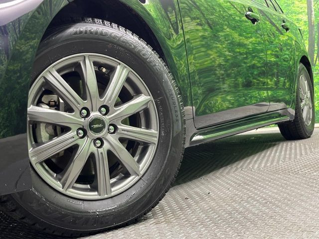 【15インチアルミホイール】外観にマッチしたアルミホイールを装着しております。各種アルミホイールや、スタッドレスタイヤも取扱いしております。是非ご相談ください♪