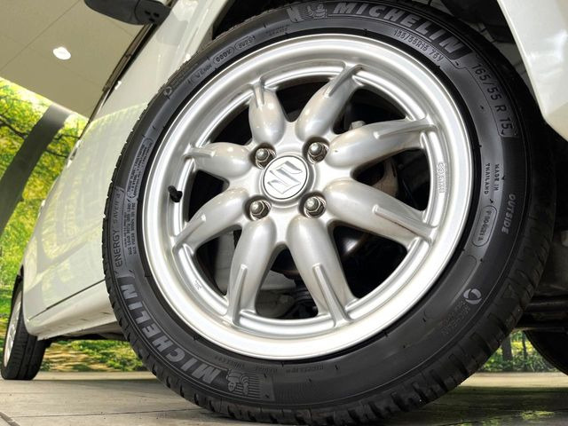 �y����15�C���`�A���~�z�C�[���z�O�ςɃ}�b�`���������A���~�z�C�[���𑕒����Ă���܂��B�e��ЊO�A���~�z�C�[����A�X�^�b�h���X�^�C�����戵�����Ă���܂��B���񂲑��k����������