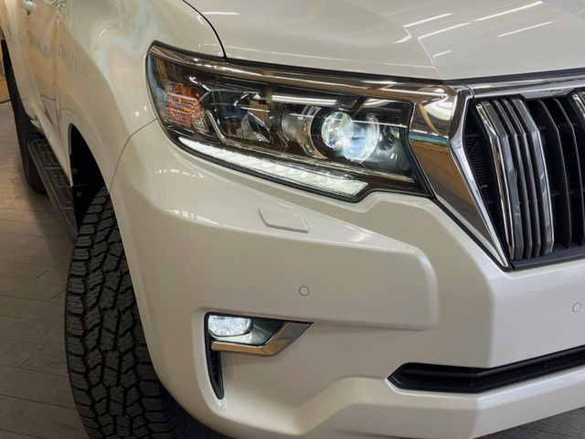 �yLED�w�b�h���C�g�z���V����ԑ��s�����ǍD�Ȏ��E���m�ۂ����S���ĉ^�]�ł��鍂�P�xLED�w�b�h���C�g�𑕔�!�_�����x�������A����d�͂��}�����Ă��܂��B