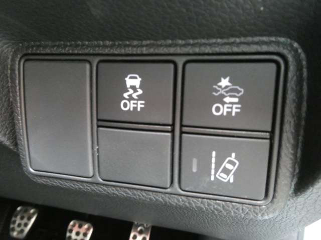 レーンアシスト等の安全装備も充実♪