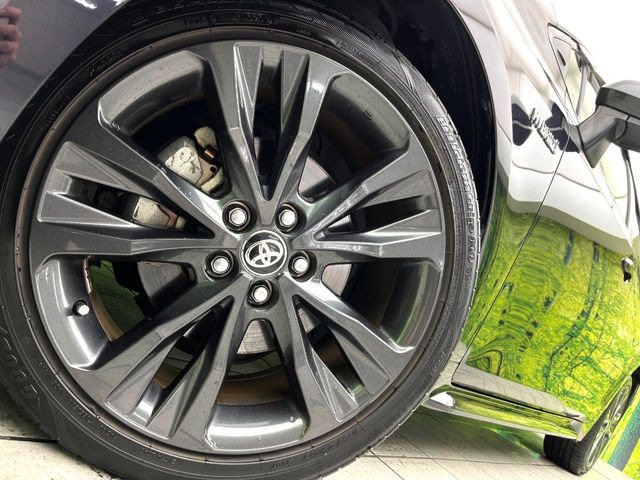 �y����17�C���`�A���~�z�C�[���z�O�ςɃ}�b�`���������A���~�z�C�[���𑕒����Ă���܂��B�e��ЊO�A���~�z�C�[����A�X�^�b�h���X�^�C�����戵�����Ă���܂��B���񂲑��k����������