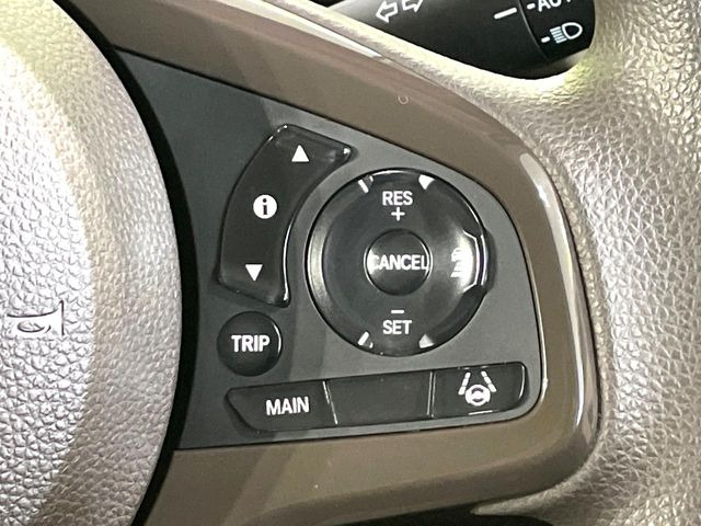 �y�z���_�Z���V���O�z���s���ɑO���̎ԗ�����F�����A�Փ˂������Ȏ��͌x��ƃu���[�L�ŏՓˉ���Ɣ�Q�y�����A�V�X�g�B�����S�Ƀh���C�u�����y���݂��������܂��B